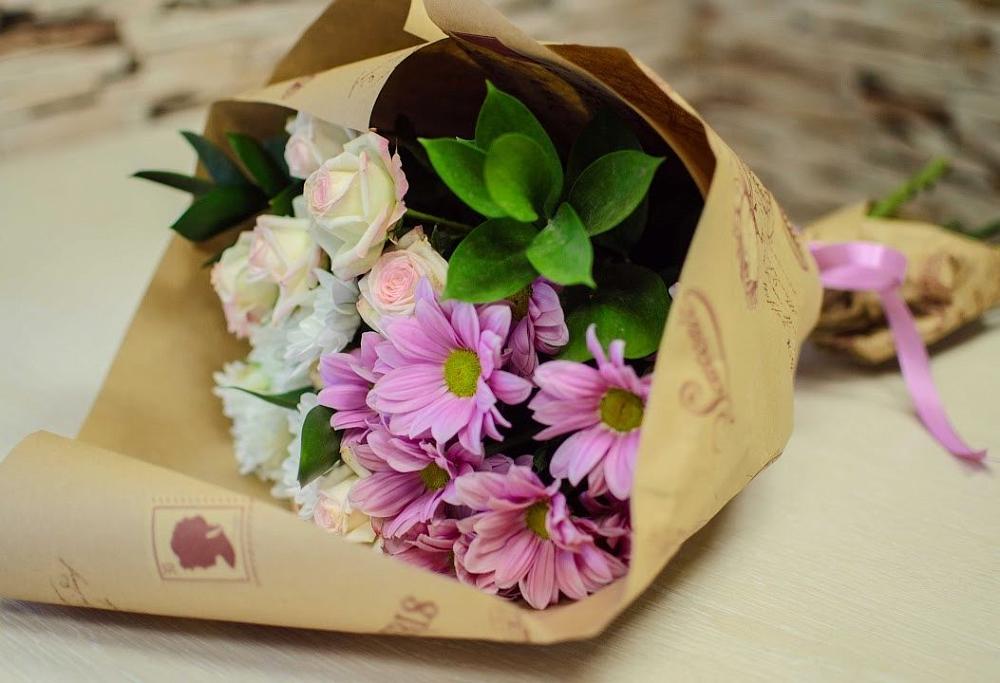 Букет цветов из: Розы и Хризантемы в Дедовичи