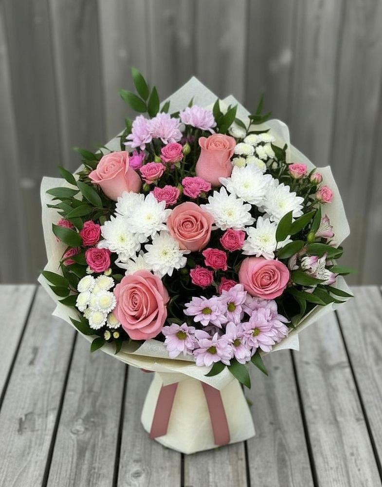 Букет цветов из: Альстромерии, Гвоздики, Розы и Хризантемы в Дедовичи