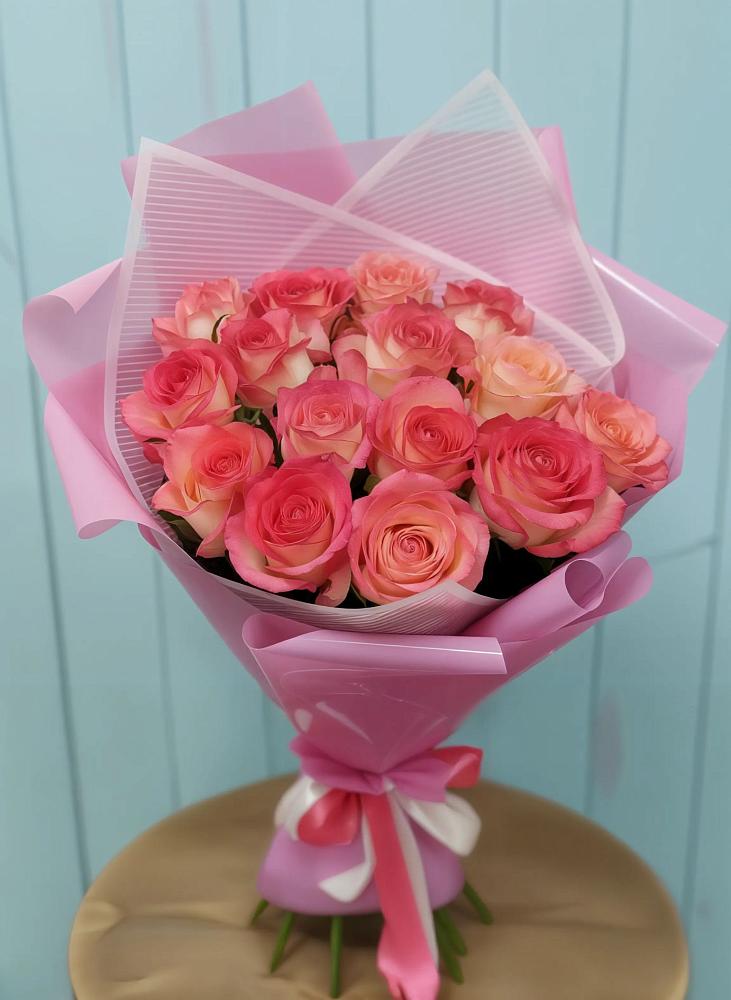 Букет 15 Розовых роз Равель в Дедовичи
