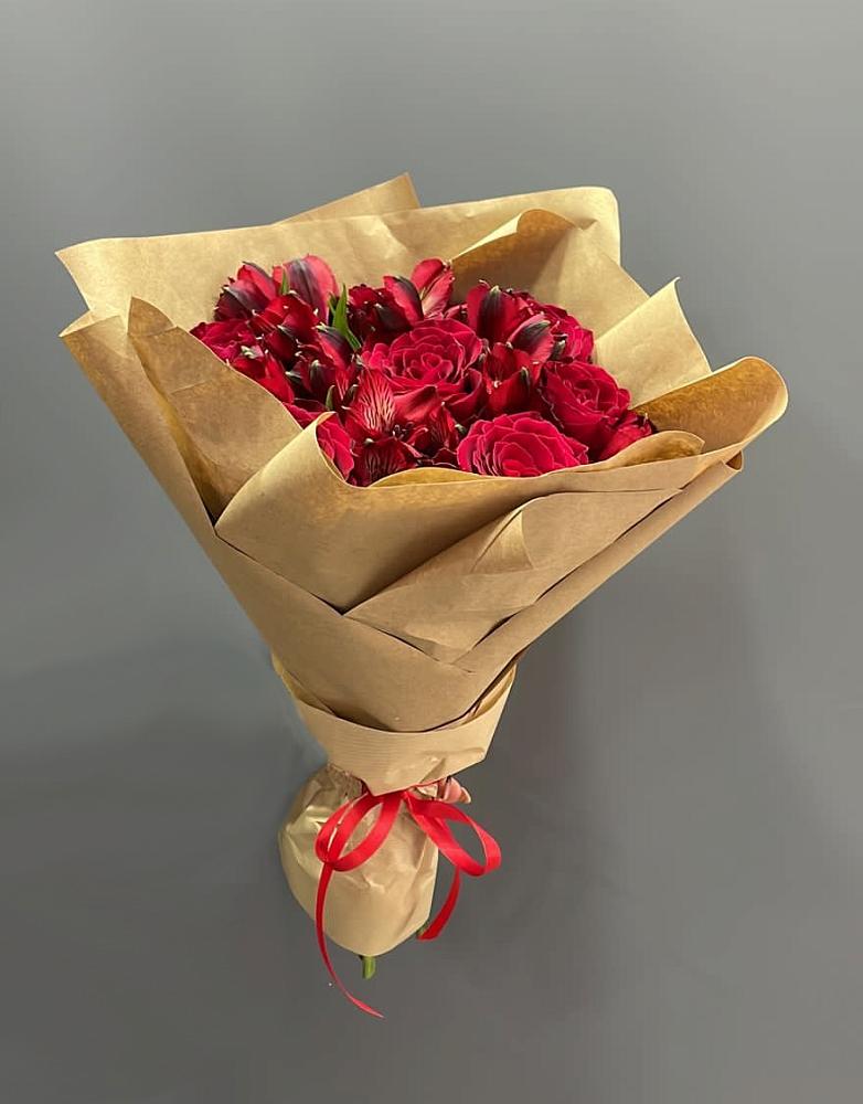 Букет цветов из: Альстромерии и Розы в Дедовичи