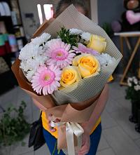 Букет цветов из:  Герберы, Розы и Хризантемы в Дедовичи