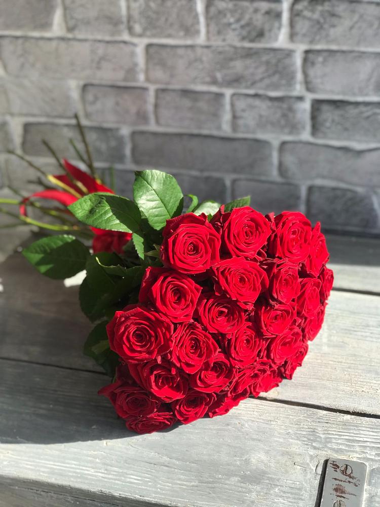 Букет Красные розы Фридом в Дедовичи