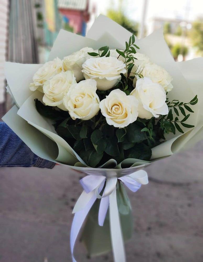 Букет Белые розы Проуд в Дедовичи