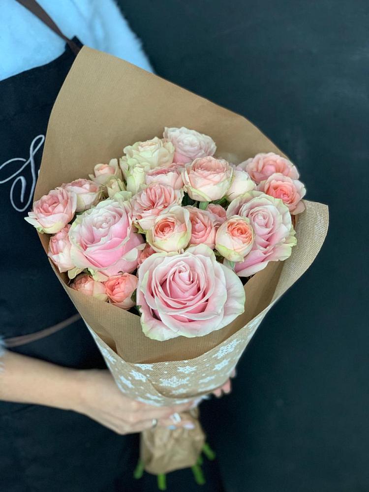 Букет цветов из: Хризантемы и Розы в Дедовичи