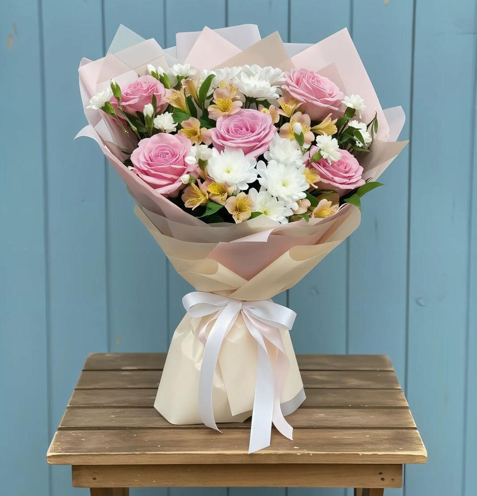 Букет цветов из: Гвоздики, Орхидеи и Розы в Дедовичи