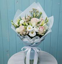Букет цветов из:  Розы и Лизиантусы в Дедовичи