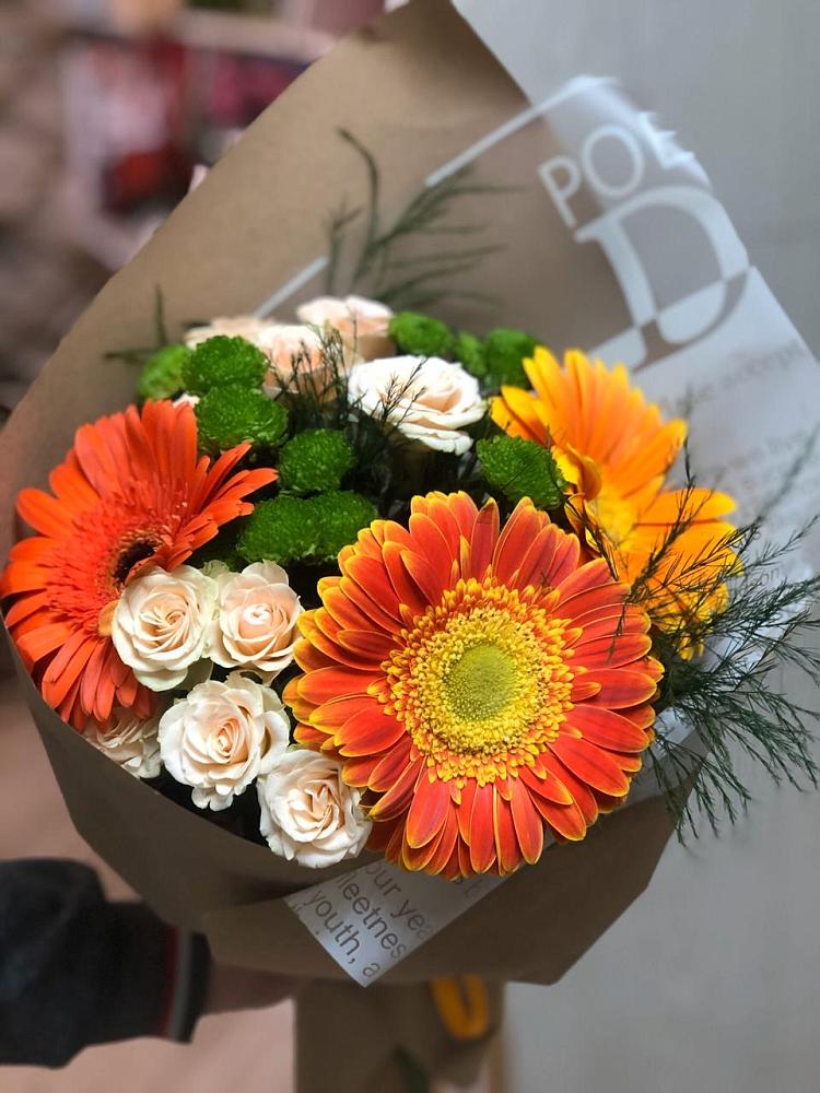 Букет цветов из: Герберы, Хризантемы и Розы в Дедовичи
