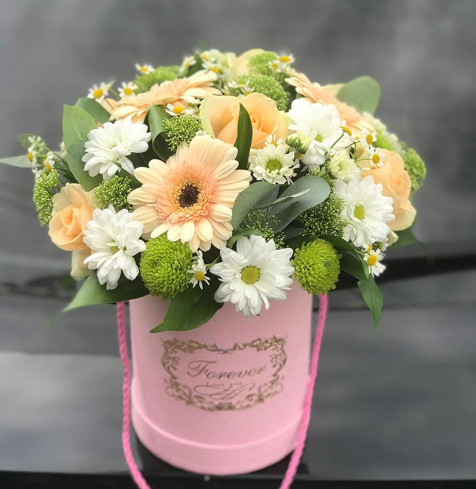 Цветочная композиция из Розы, Герберы и Хризантемы в шляпной коробке в Дедовичи